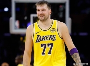 南宫体育-东契奇在切尔西比赛中出色防守，出色防守引发热议！的简单介绍