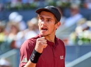 南宫体育-德约科维奇遭遇十二持续失利，C9教练压力巨大！全场沸腾不已(德约科维奇比赛视频回放)