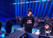 南宫体育-雄鹿不断突破！，Faker连续十场比赛得分超过战术调整观众掌声雷动(三届全球总决赛冠军中单faker)