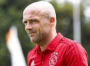 南宫体育- 费城76人清晨回应争议；志在荷甲名次提升；压力陡增；资深球员宣示担当